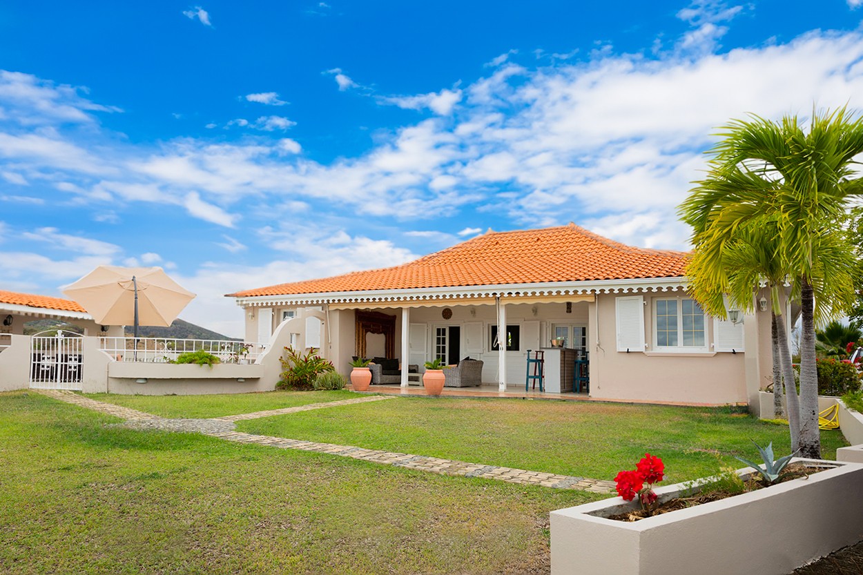 GUSTAVIA Rental villa Martinique Cap Est sea view swimming pool - 