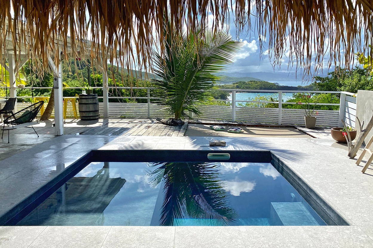KAY BAKOUA rental Martinique small vacation house sea view pool Tartane - Magnifique piscine face à la mer