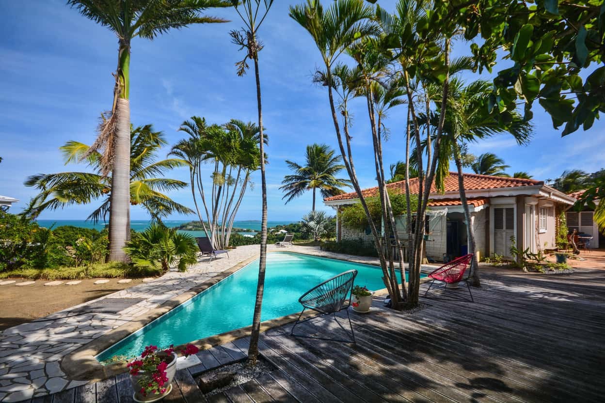 CASE de CASSANDRE location bungalow piscine et SPA le François Martinique - Une piscine originale vue sur mer