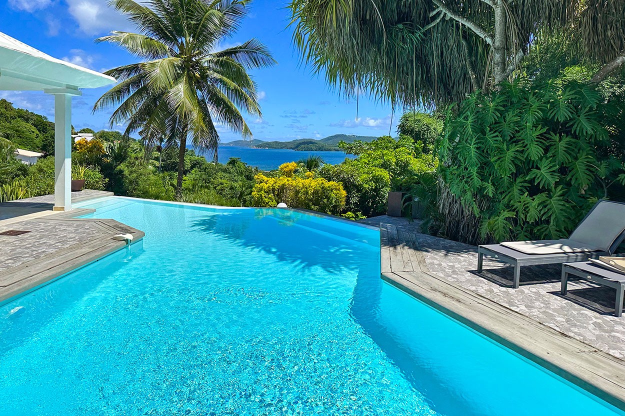 CAP CREOLE location Villa luxe Trinité Martinique maison d'architecte piscine vue mer - Bienvenue à Cap Créole