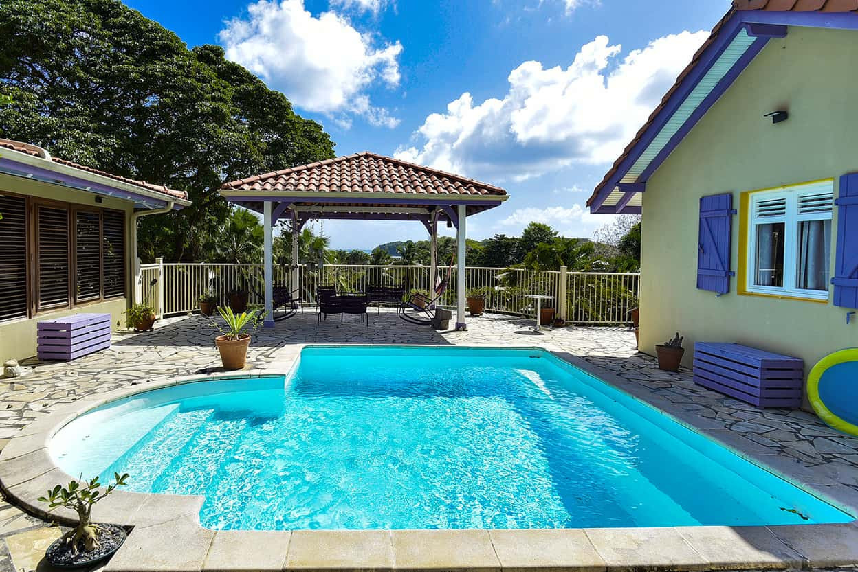 Jardin des Palmes Location bungalow Martinique le Cap Est piscine vue mer - 