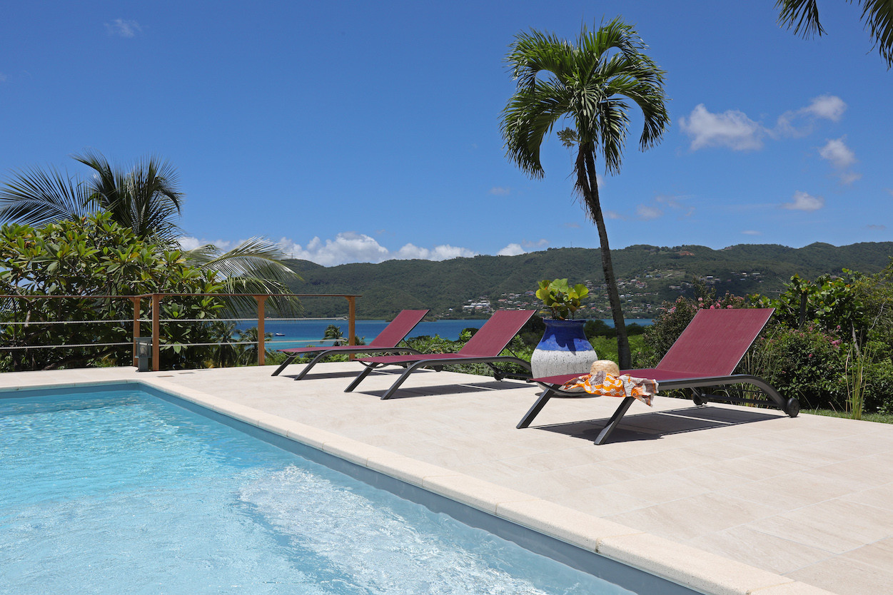 Belle villa Sainte Anne Piscine vue mer piscine 3 chambres location