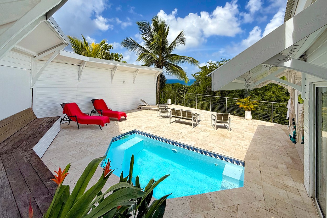 TI TURQUOISE Bungalow location Martinique Tartane piscine vue mer plage surf - La petite piscine du Ti Turquoise