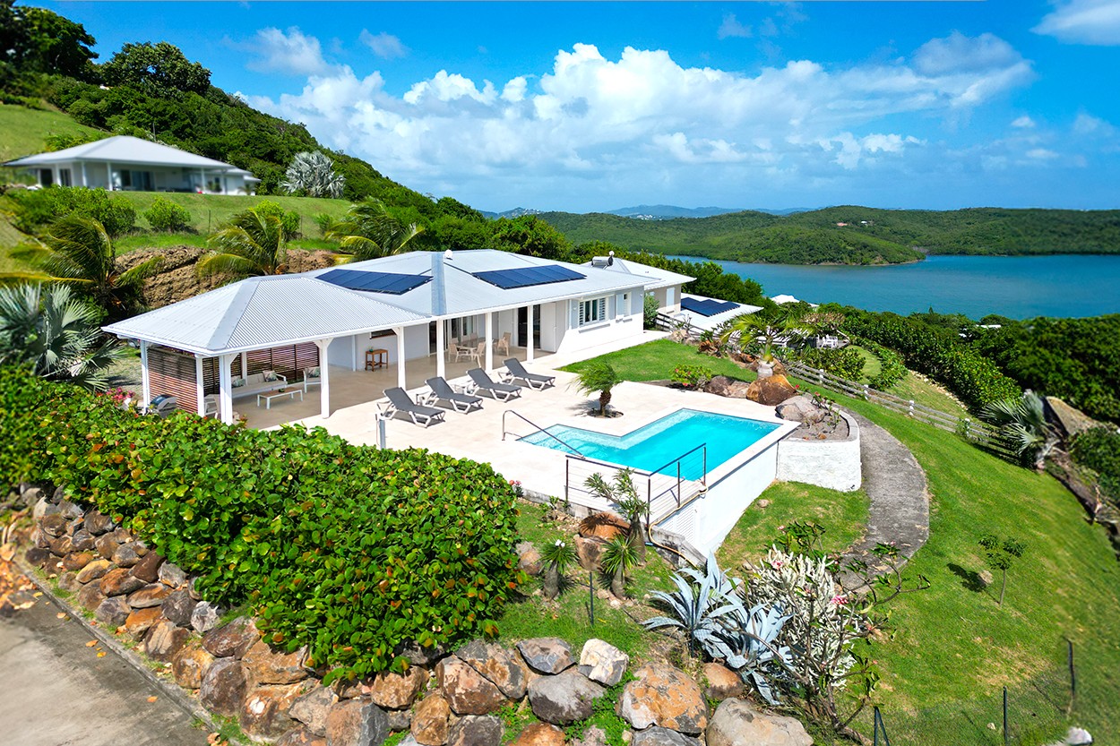 DOMINO location villa de Luxe le François Martinique piscine vue mer - Bienvenue chez Domino