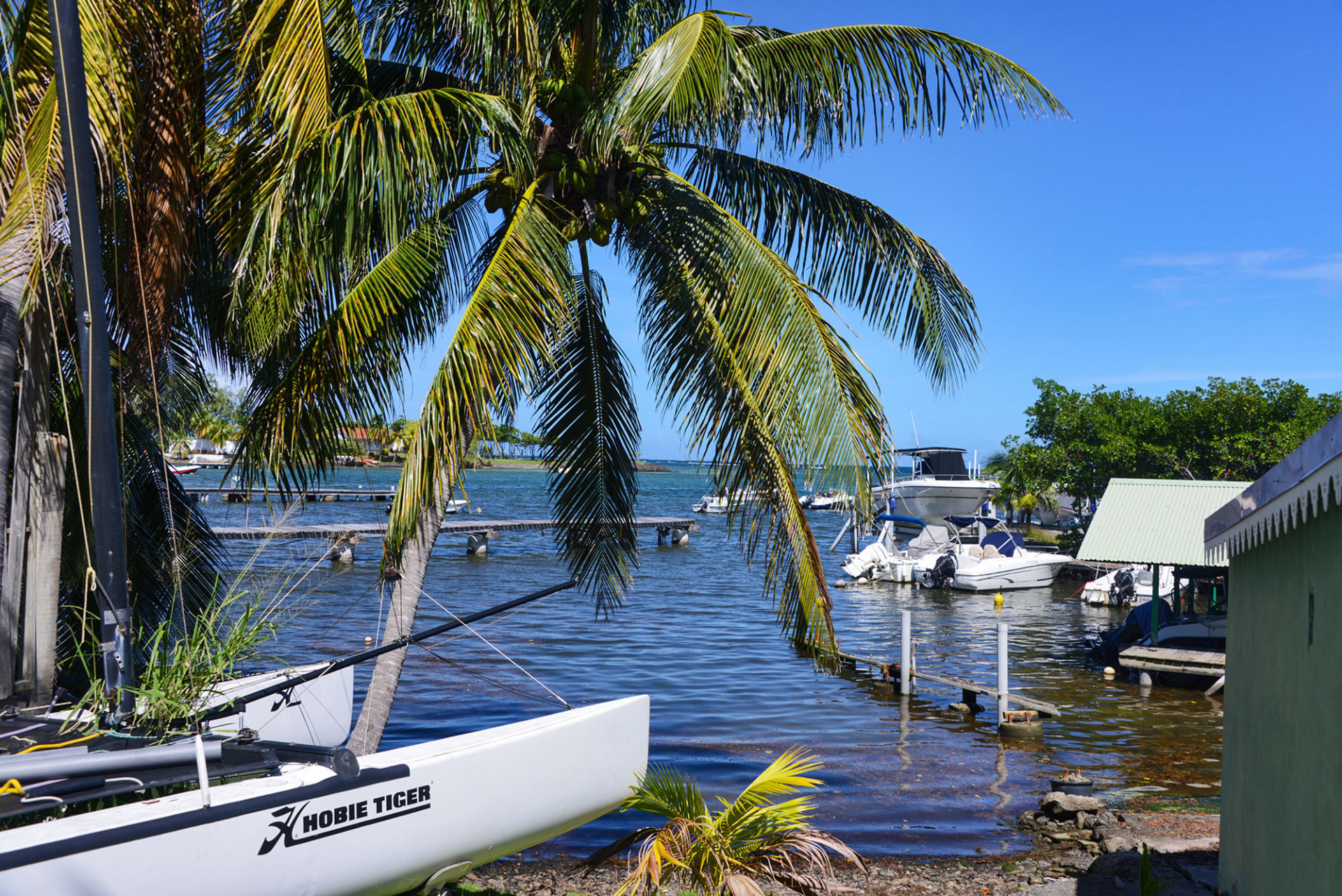 KAZ à CANOT location villa Martinique Le François vue mer piscine location de vacances