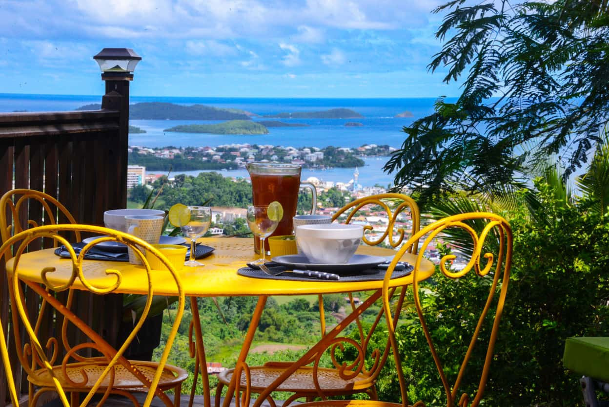 BELLE VIE location bungalow Martinique piscine vue mer - le Robert - La belle vie dès le petit déjeuner, sur une belle vue sur les ilets du Robert