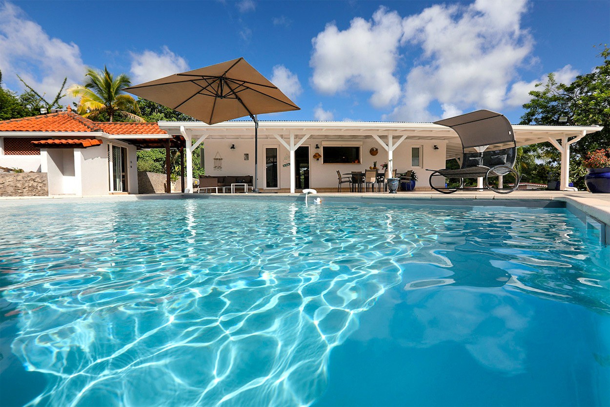 Belle villa Sainte Anne Piscine vue mer piscine 3 chambres - Bienvenue à Sainte-Anne