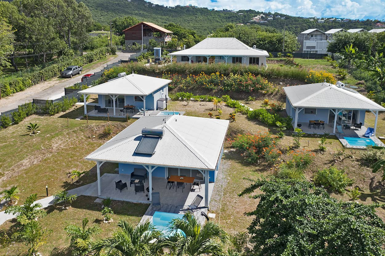 Bungalow PMR BLEU CARAIBES location Martinique T2 le Diamant piscine location de vacances