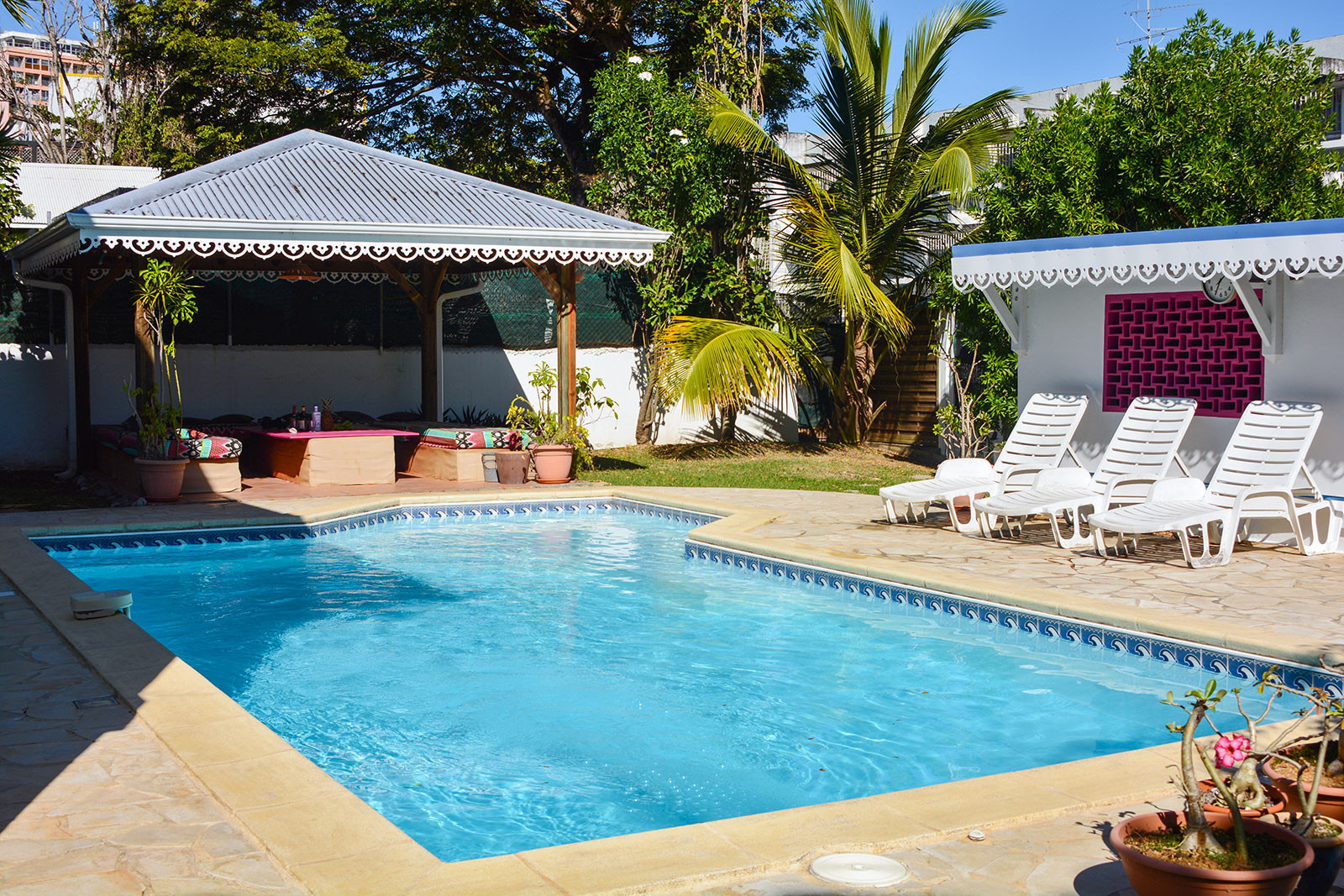 SOLEIL BLEU F2 location Fort de France Martinique - Bienvenue à la piscine de Soleil Bleu
