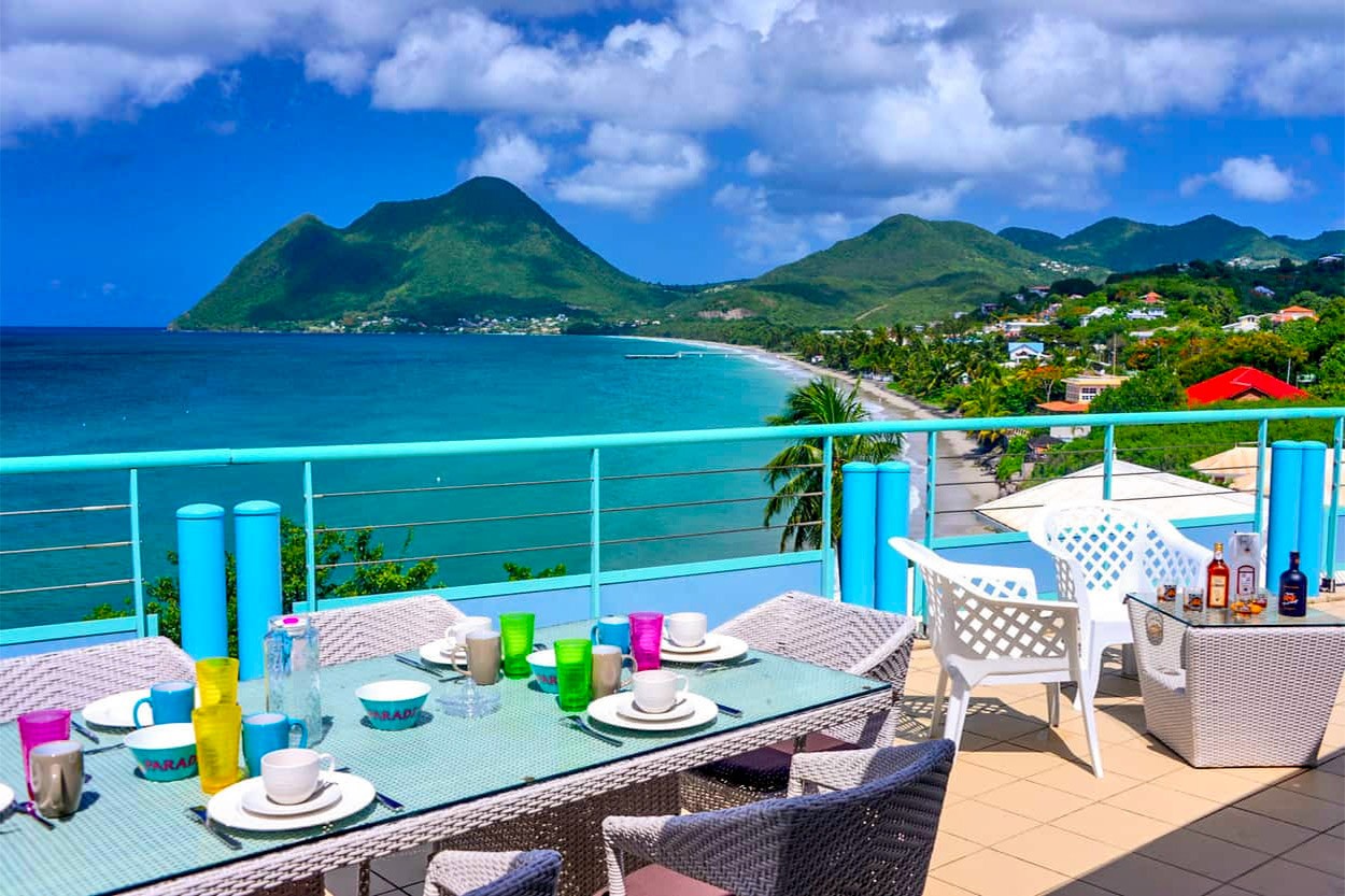 ANAIS Diamant Apartment rental Martinique South superb sea view - Sur la terrasse de votre somptueux appartement