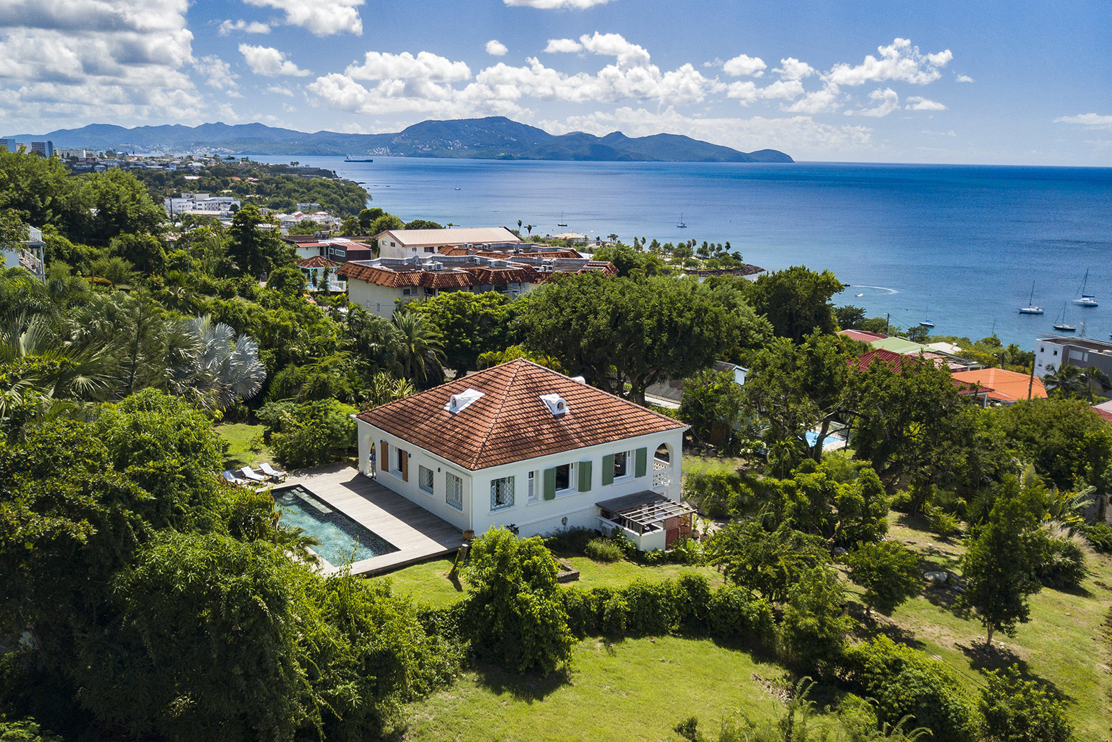 Petit TAMARIN location maison coloniale grande piscine et jardin vue mer Schoelcher Martinique - 