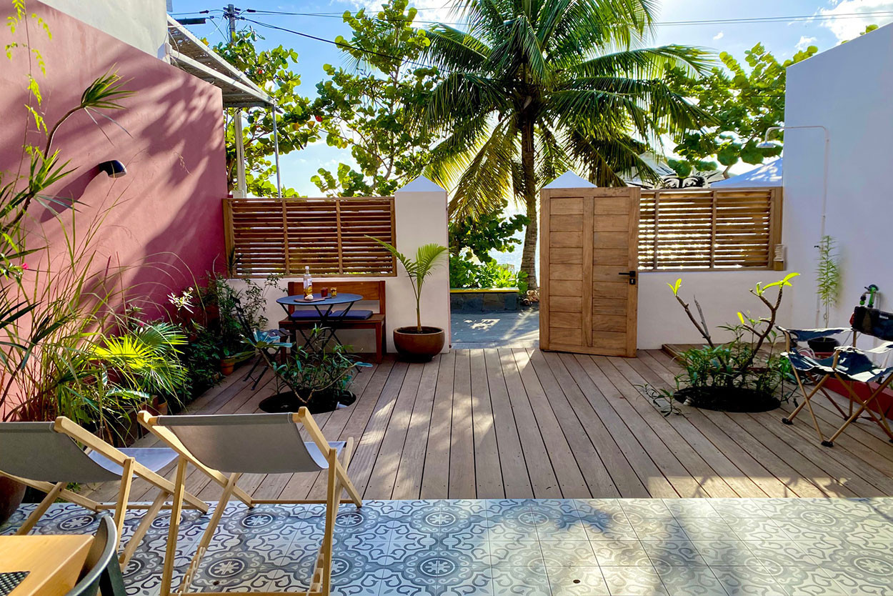 SUR LA PLAGE superbe bas de villa T4 location Martinique Case Pilote - Pour des vacances inoubliables
