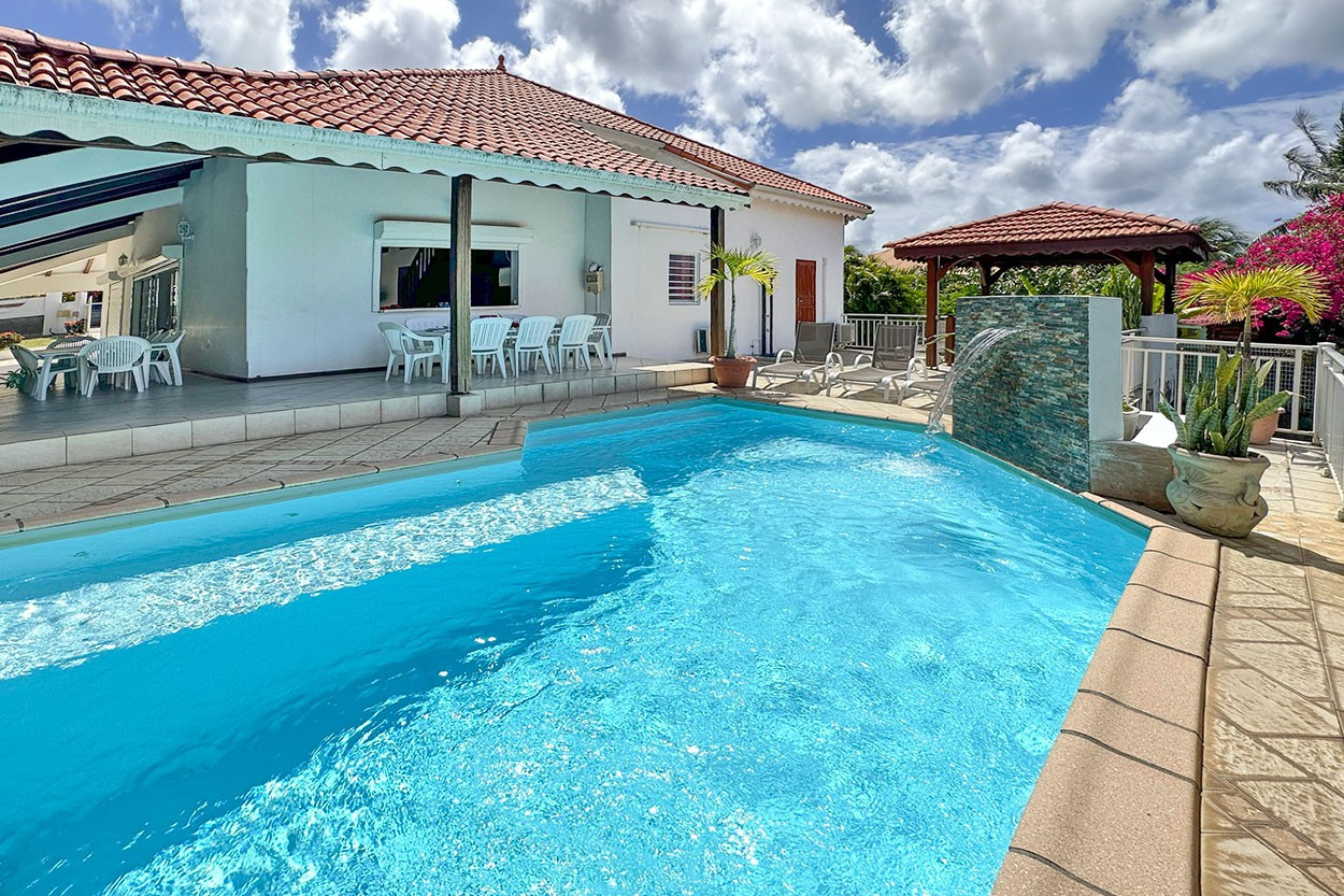 CAFE TROPICAL location Villa Martinique Sainte-Luce piscine près des plages - Piscine à cascade