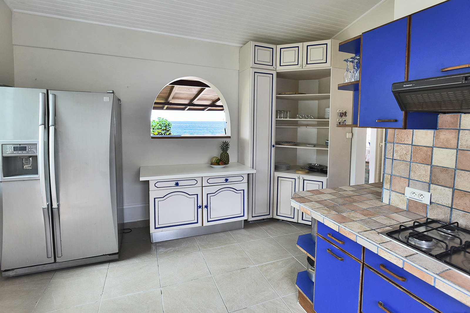 Villa SAINTE PHILOMENE Location Martinique 10 P. sur la plage à Saint