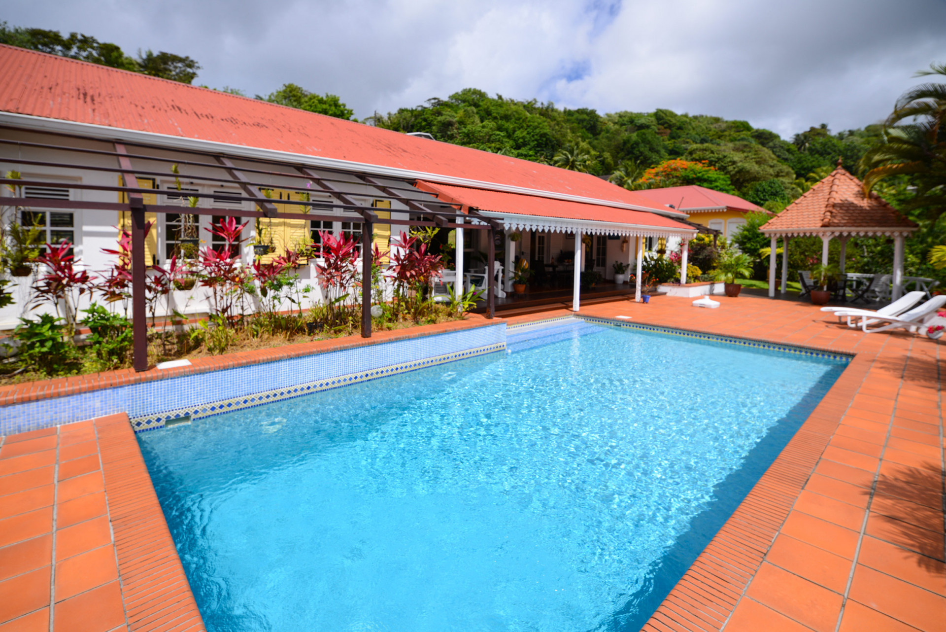 La VALLEE HEUREUSE location villa piscine Martinique Saint Joseph -