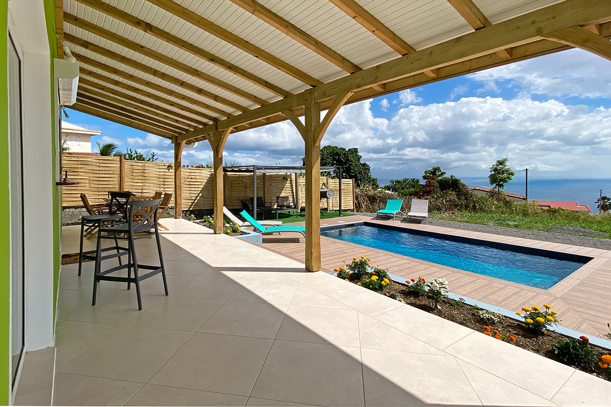 KAZ BELLE VUE Location villa Martinique vue mer piscine le Carbet - La terrasse et le Belle Vue