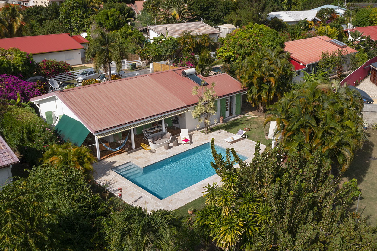 Location villa Martinique case pilote jardin du vetiver