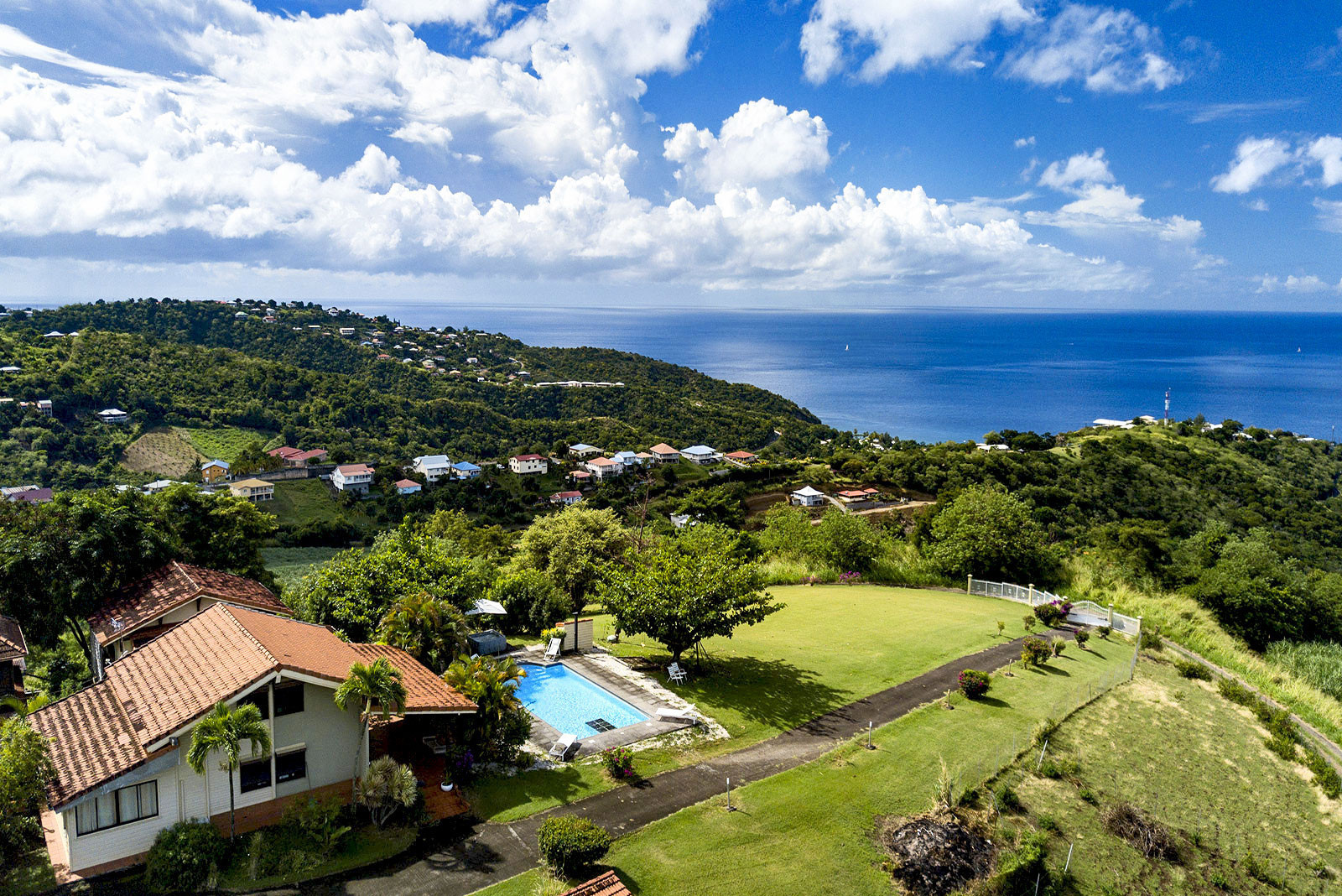 MUSCENDA Villa de Luxe 5 étoiles Martinique le Carbet vue mer piscine et spa - 