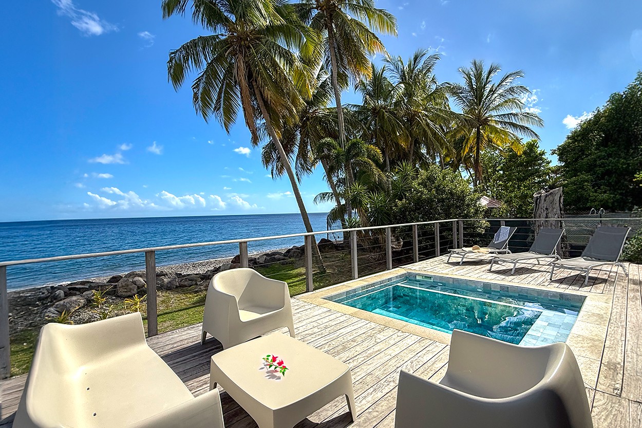 Villa SAINTE PHILOMENE Rental Martinique 10 P. on the beach in Saint-Pierre - Location villa Piscine et mer