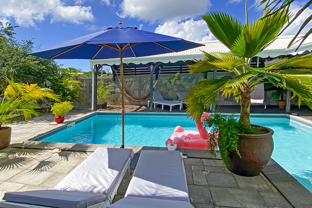 Bleu Citron Location Martinique le Diamant T3 piscine bas de villa piscine - Bienvenue à Bleu Citron
