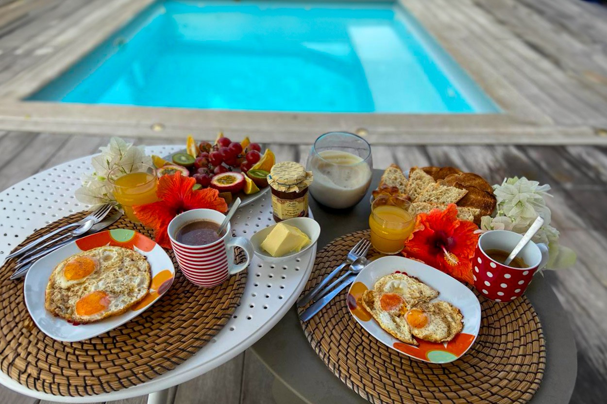 KAY TELLINE rental Martinique La trinité nice apartment pool sea view