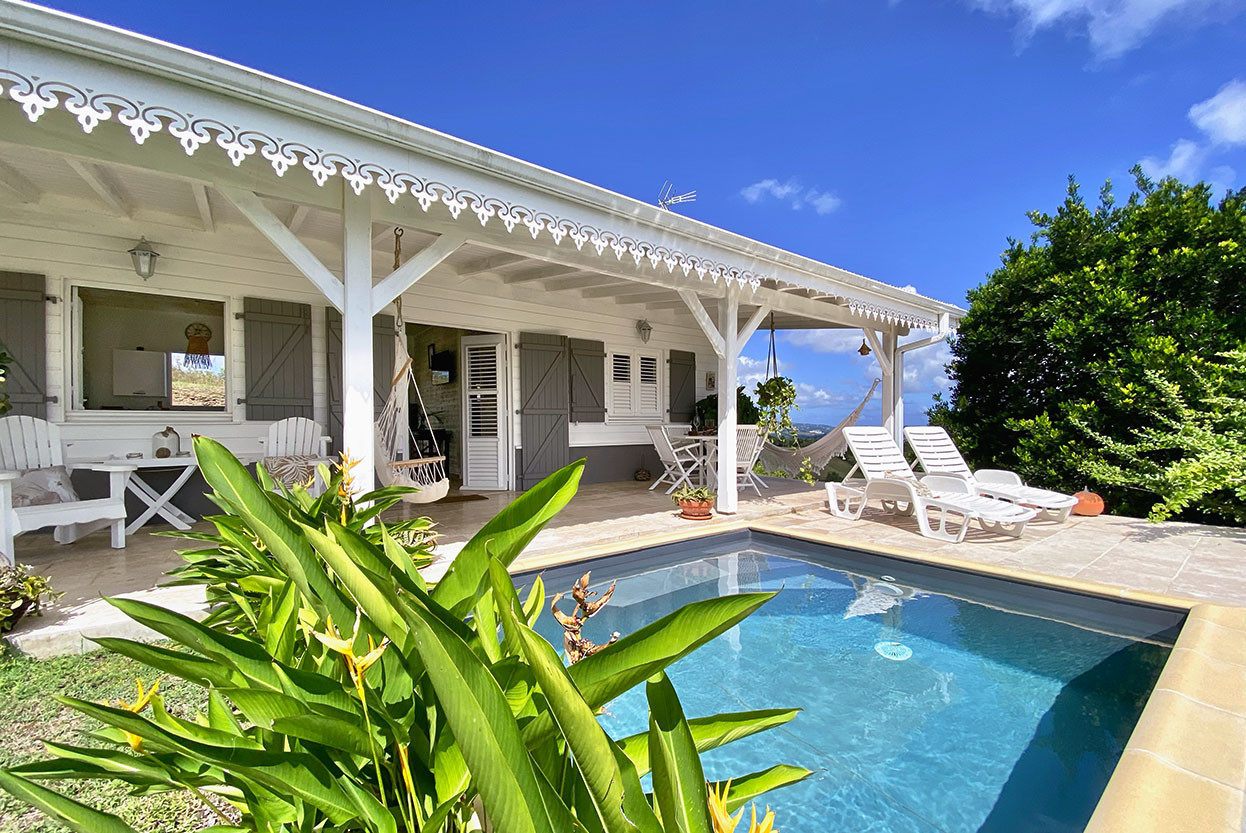 Habitation Fleury location villa sud Martinique piscine vue mer Rivière salée - 