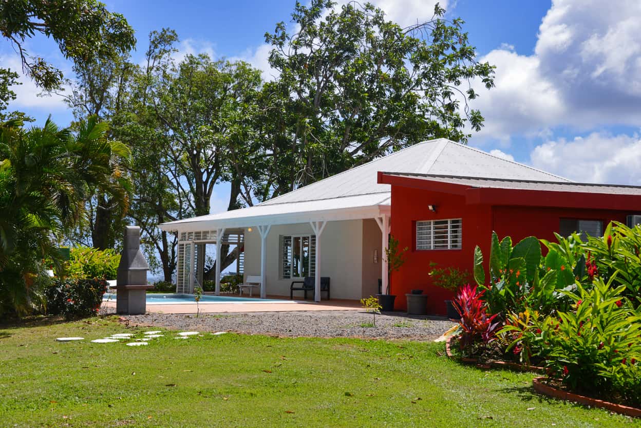 Habitation MONT VERT location villa Martinique le Robert piscine vue