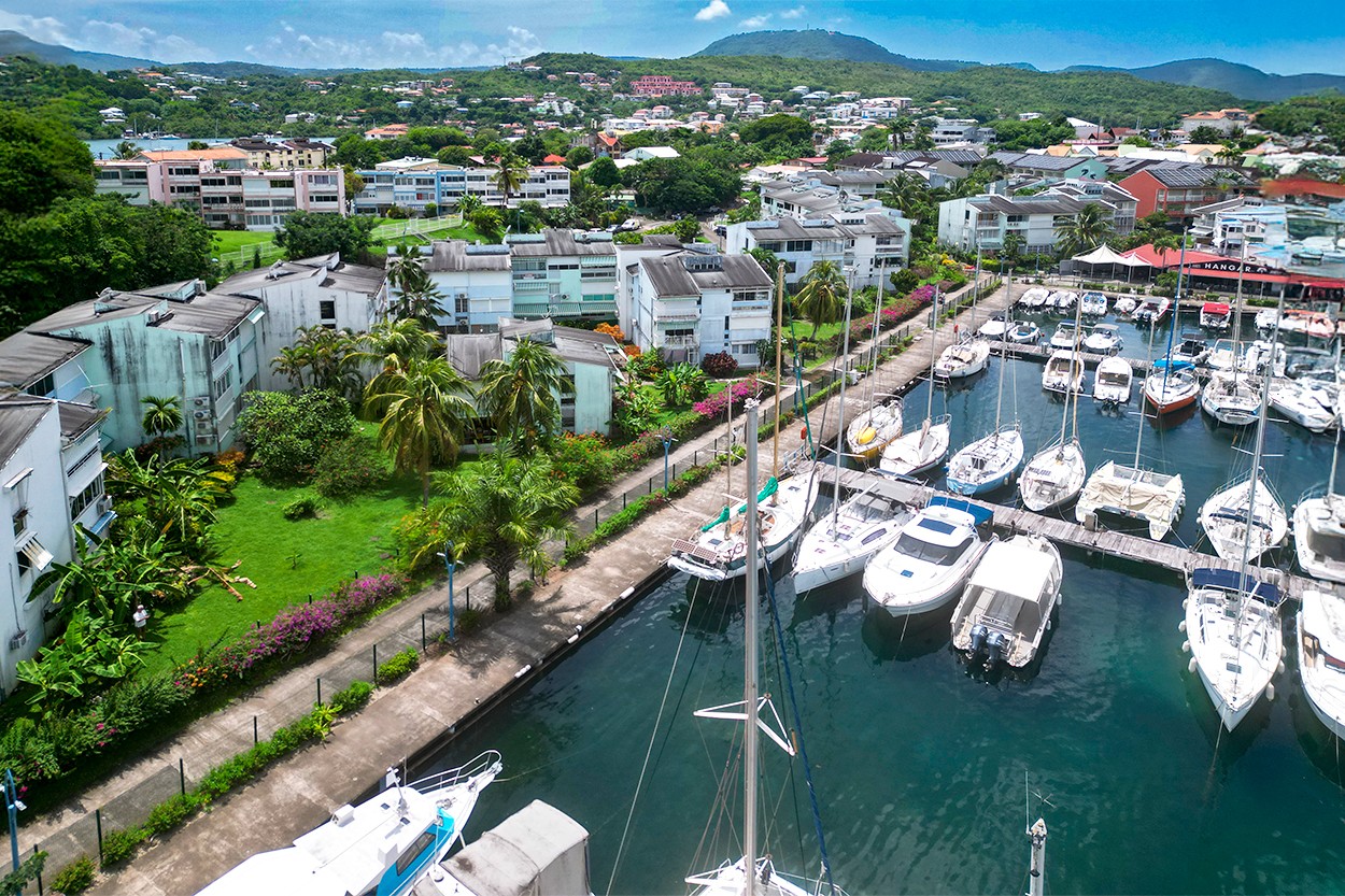 Garden on Marina Pointe du Bout Location Martinique one-bedroom apartment - Bienvenue à La Marina