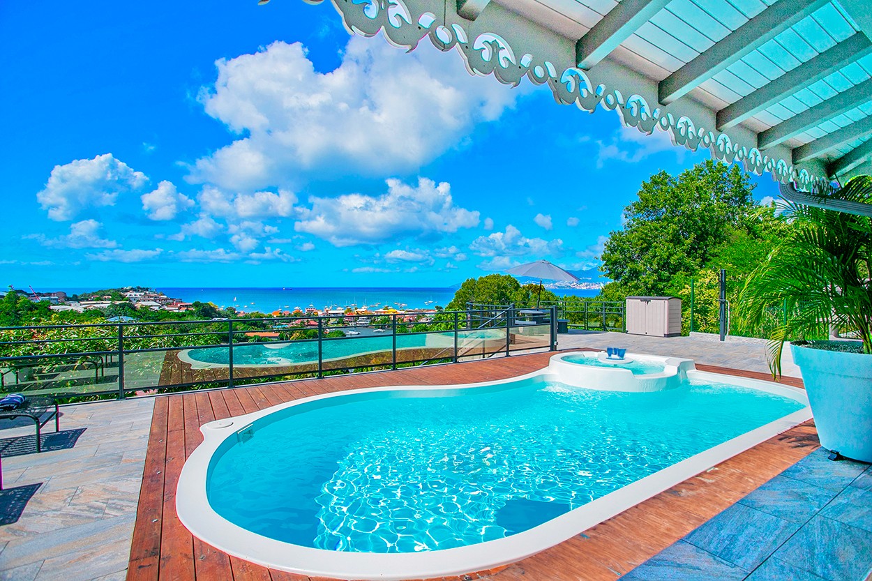 Location villa de luxe la CREOLE Martinique Trois Ilets piscine SPA vue Mer - Bienvenue à La Villa Créole