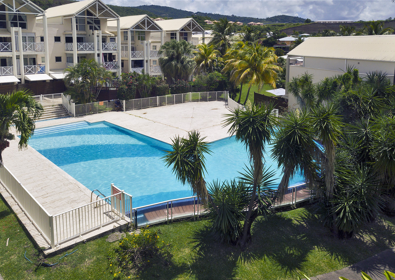 La MARINE F2 location le Diamant Martinique piscine résidence - 
