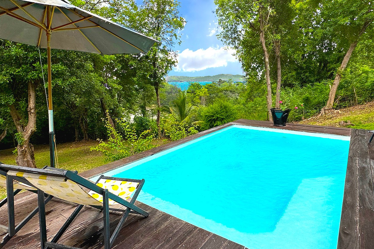 La MAISON dans la FORET location Martinique le Robert ponton piscine vue mer - Bienvenue à la Maison des bois