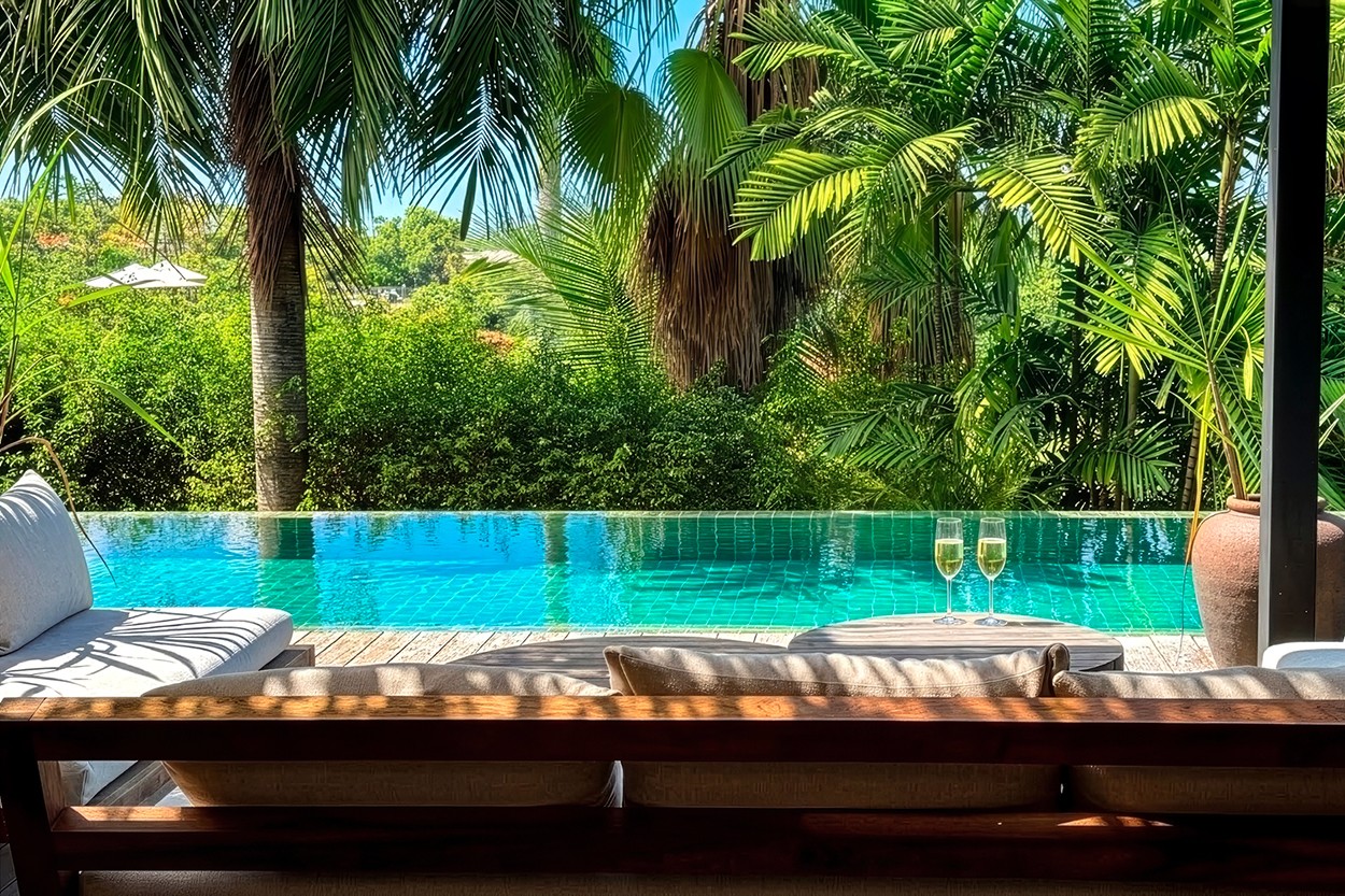 Villa de luxe Atlantique location Martinique le François 3 chambres piscine vue mer - Salon extérieur vue sur la piscine