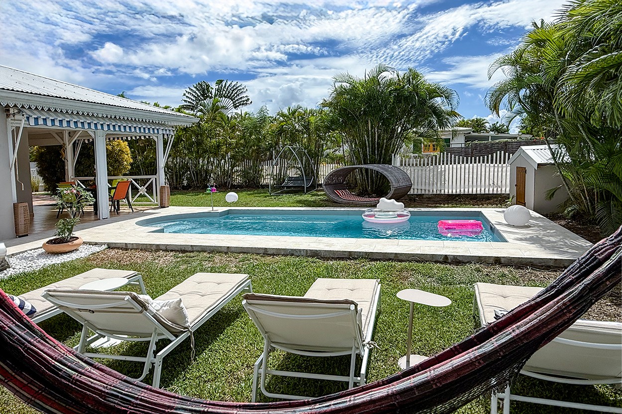 Villa Kazéa Vacation Rental in Le Diamant, Martinique—Swimming Pool, Warm Welcome - Bienvenue à la villa Kazéa