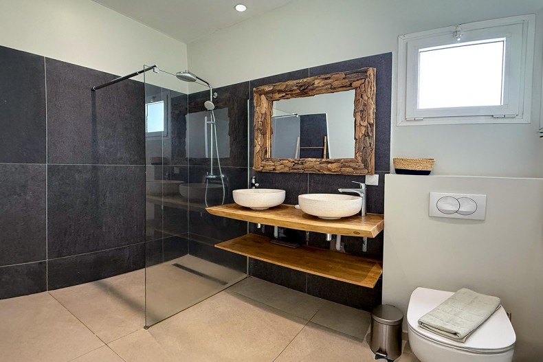 villa 1 salle de bain chambre 1