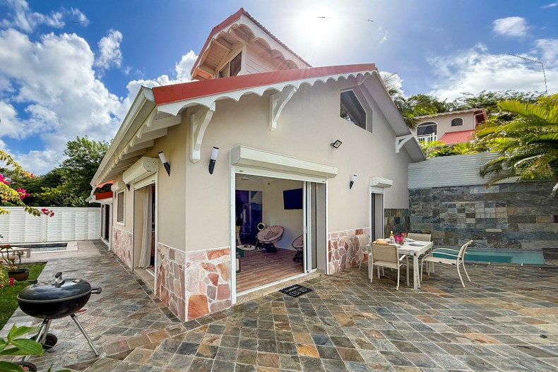 location villa le Lamentin Martinique 2 piscines