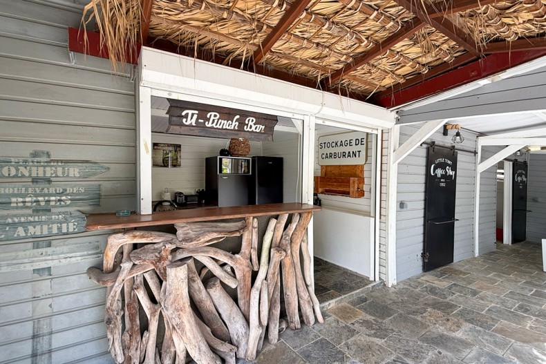 Bungalow de charme Martinique le françois piscine