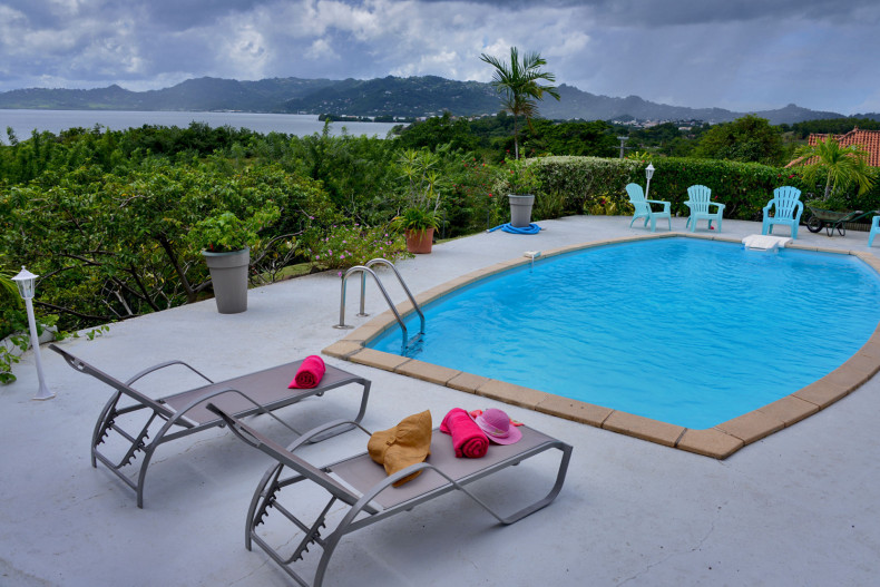 Villa piscine le robert blakeana