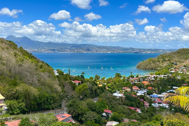 Location trois ilets appartement Azur vue mer