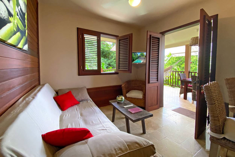 Le salon à l'entrée de la maison de vacances martinique