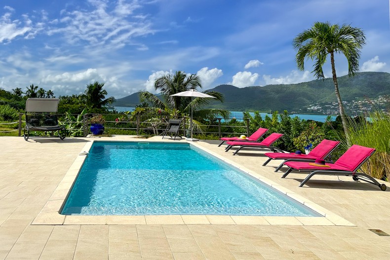 Belle Villa Sainte Anne piscine vue mer