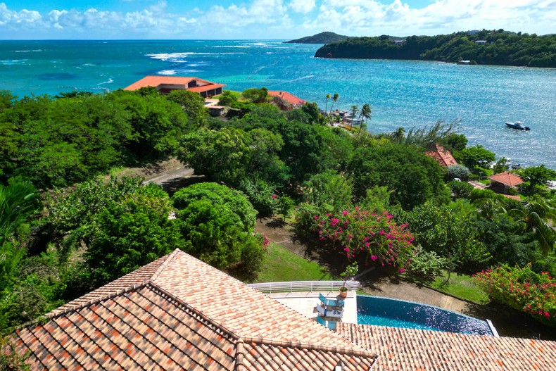 Belle villa de luxe Martinique tournée vers la Mer