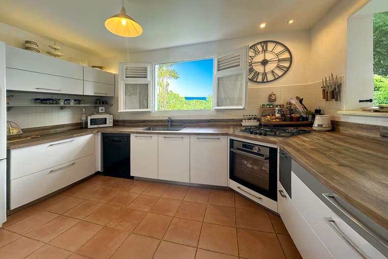 La cuisine Blanc Bali Martinique