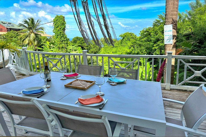 Blanc Bali Martinique table carbet