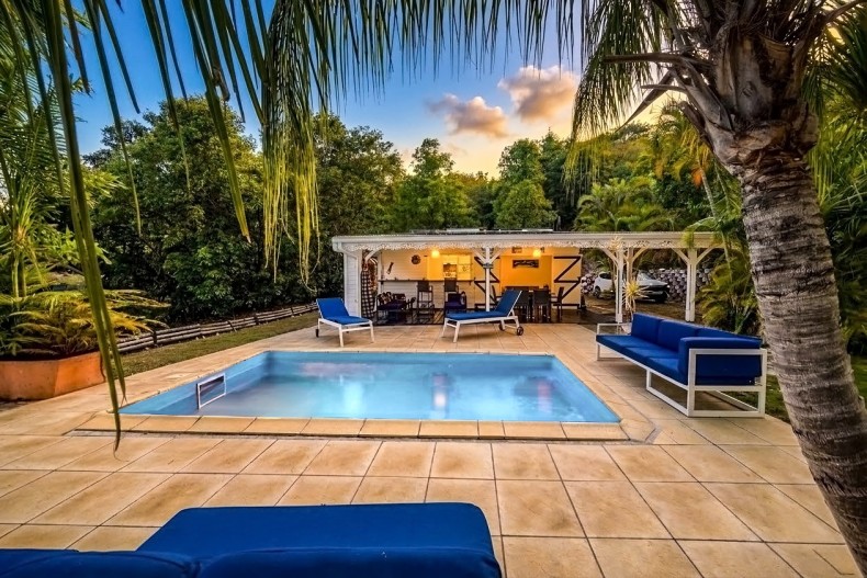 Maison bleu Nature soir