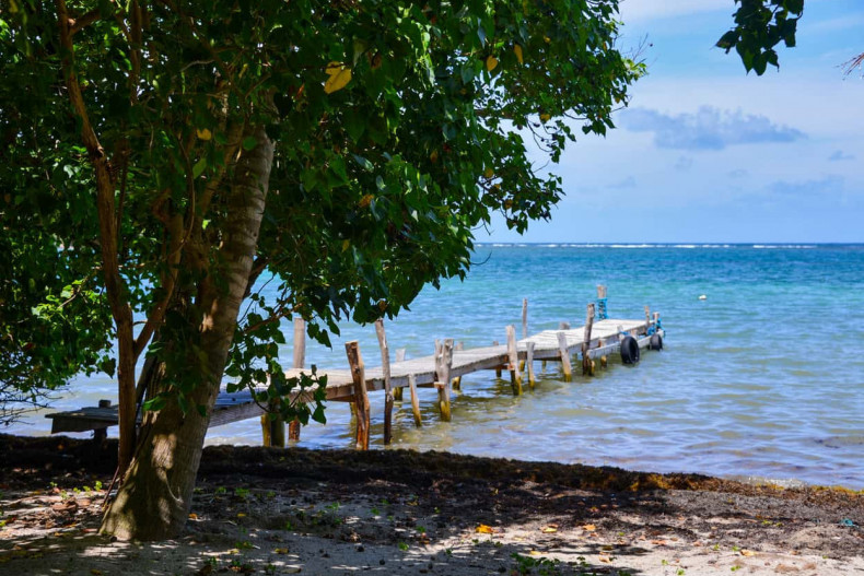 Le ponton sur la plage de la Cabane du Pêcheur