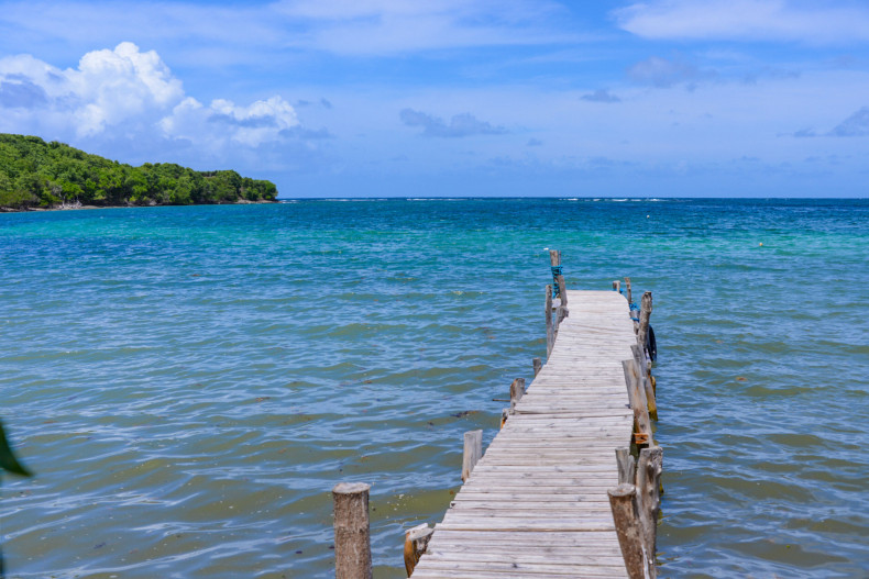 Le ponton sur la plage