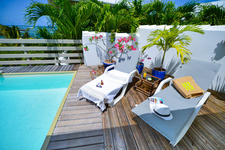 KAZ à CANOT location villa Martinique Le François vue mer piscine location de vacances