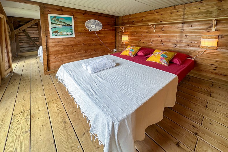 Location grand villa familiale les pieds dans l'eau