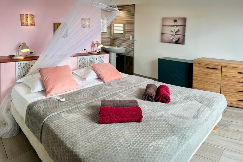 La chambre indépendante du bungalow