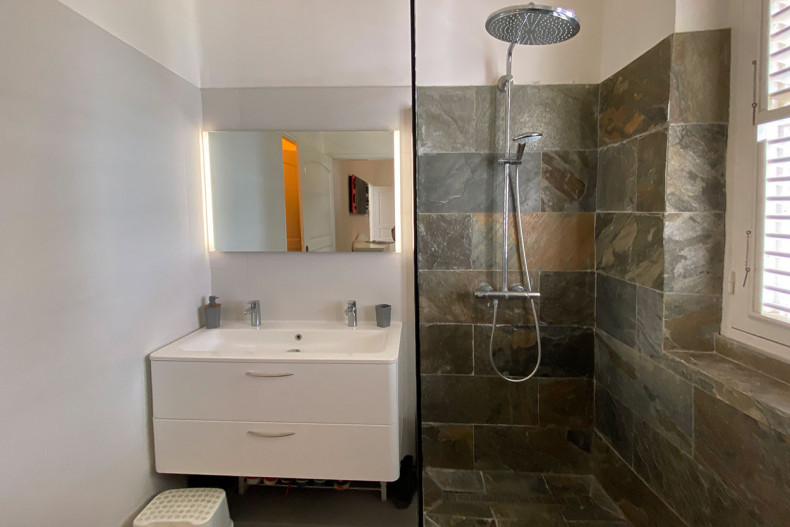 La salle d'eau de la chambre 3 et 4